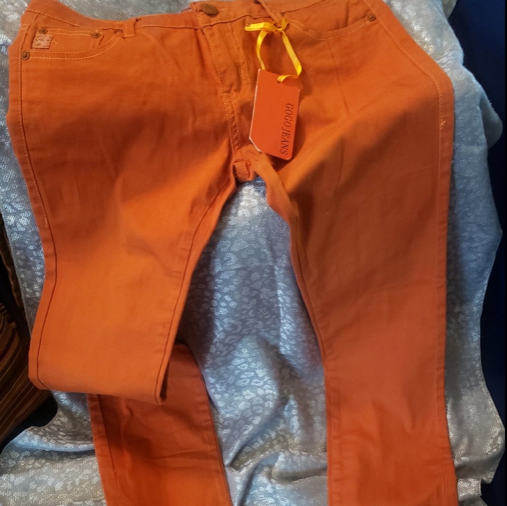 Straight Leg Jeans w Zipper leg